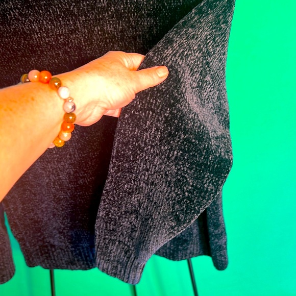 Tommy Bahama, Size XS, Bkack, Plush Sweater, Soft, 100% Polyester - Picture 3 of 13